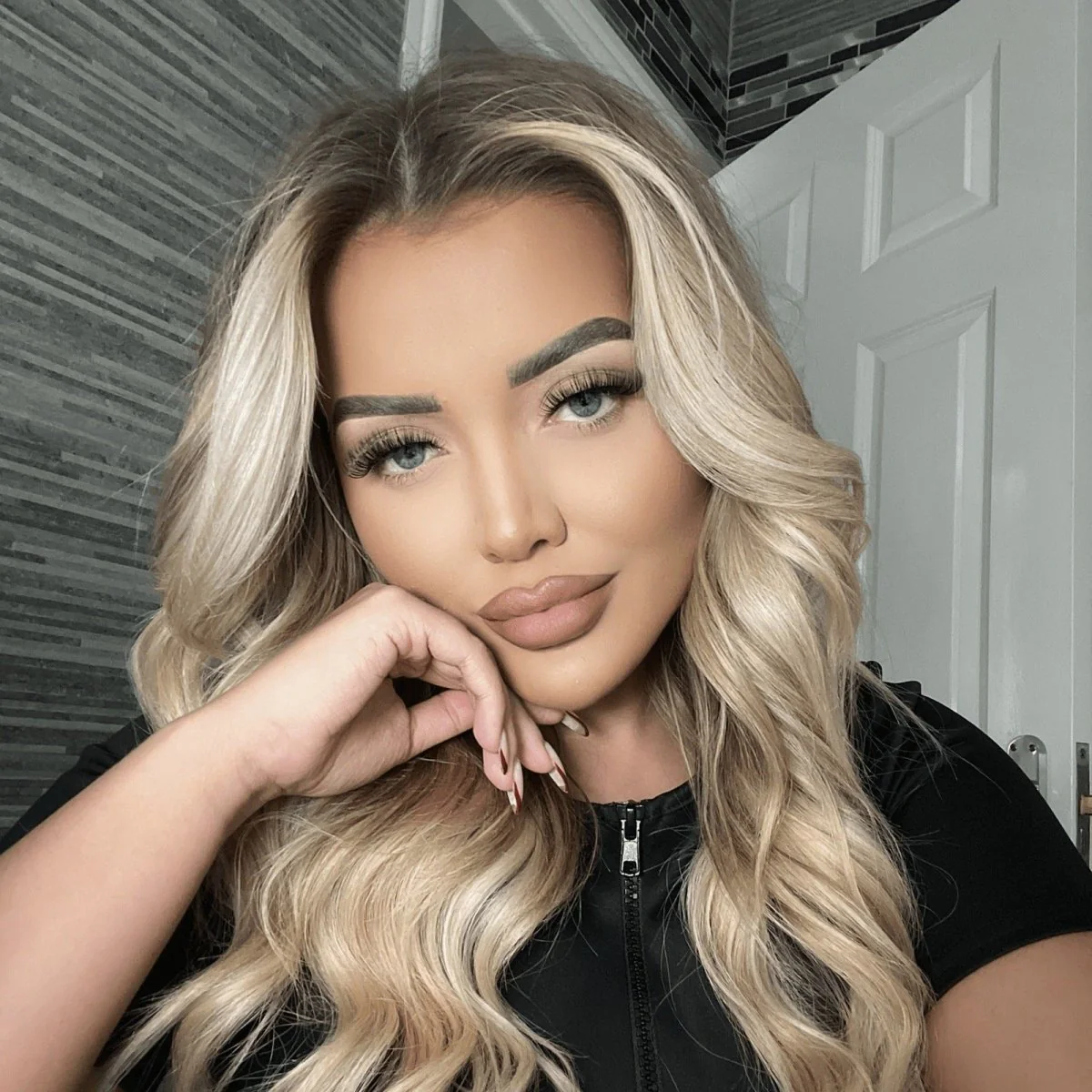 L.W.I She's Fire Russian Strip Lashes - Image 4